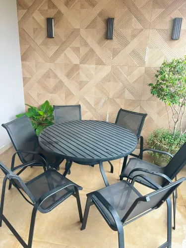 Mesa com 6 cadeiras