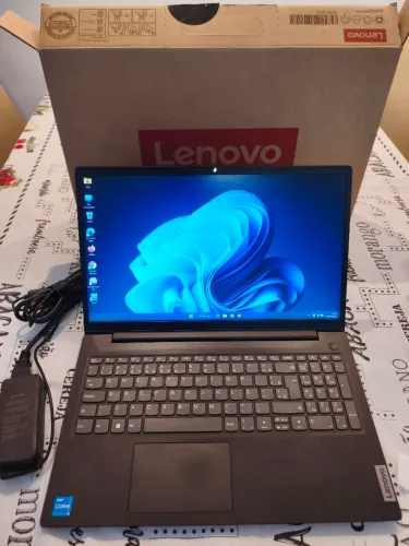 Notebook Lenovo V15 i5 13420H Novo