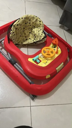Vendo andador Tutti baby