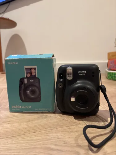 Câmera Instantânea Fujifilm Instax Mini 11 Preta + Caixa Original