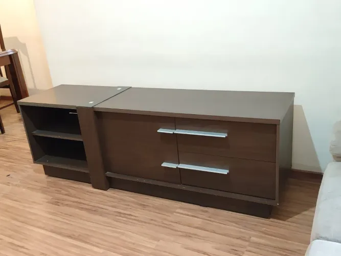 RACK PARA TV EM MDF MARROM ESCURO