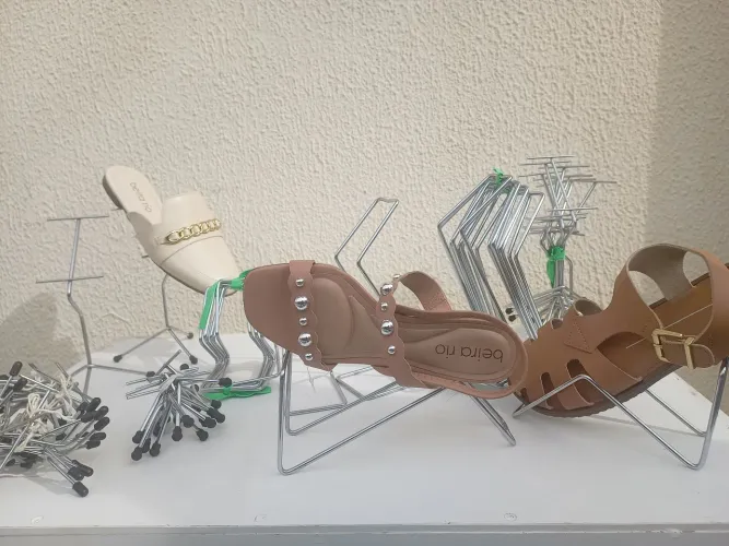 - Expositor Profissional de calçados 