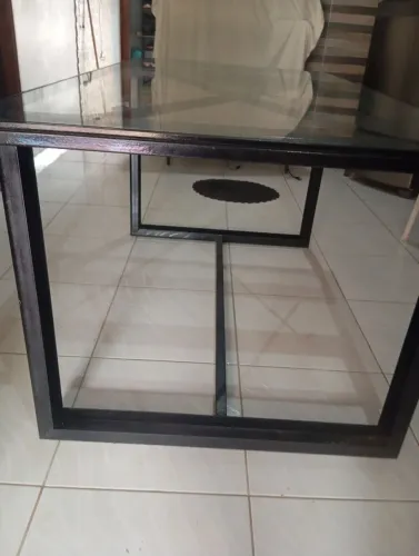 Mesa de ferro com vidro 