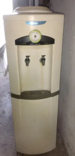 Bebedouro de Coluna Eletrolux