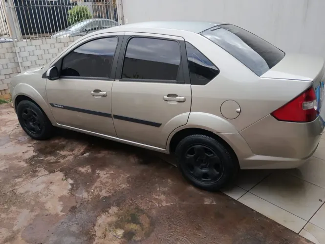 Ford Fiesta Sedan 1.0 8V Flex 4P 2008