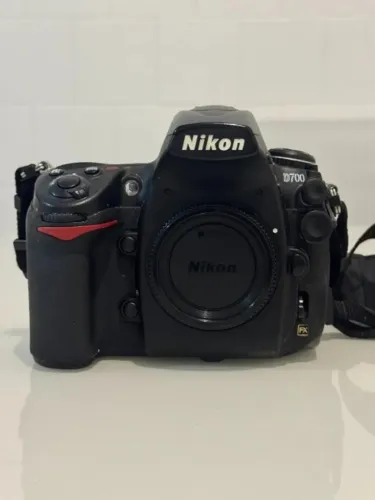 Kit Nikon FX: D700 + 28-70 f/2.8 + 80-200 f/2.8 + Grip + Lowepro