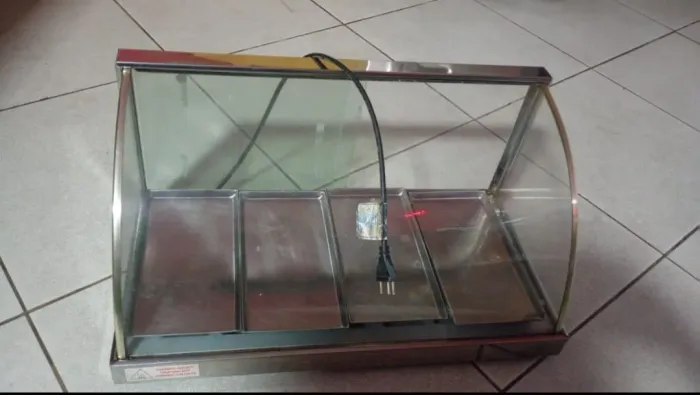 Vendo estufa para salgados 4 bandejas