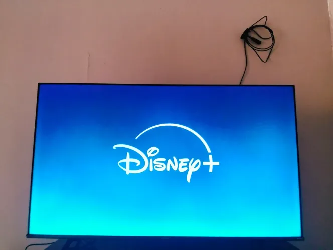 TV SMARTV 4K 60" COM COMANDO DE VOZ