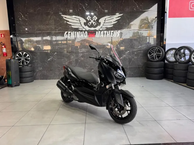 YAMAHA XMAX ABS