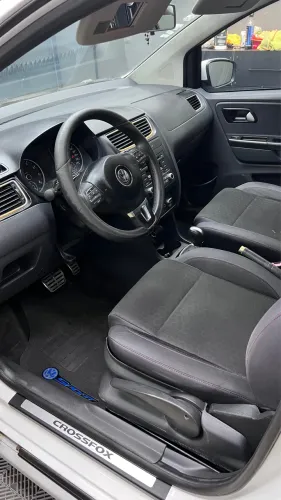 Volkswagen Crossfox 1.6 MI Total Flex 8V 5P 2013
