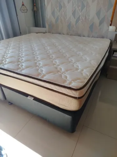 Cama king size 