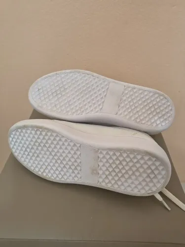 Tênis branco da marca levis