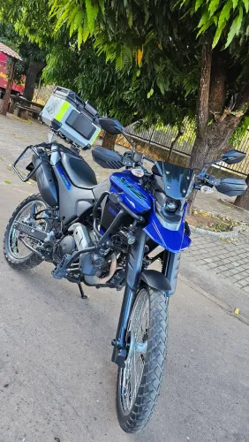 YAMAHA XTZ 2025 LANDER 250 CONNECTED - Excelente Estado e Revisões em dia.