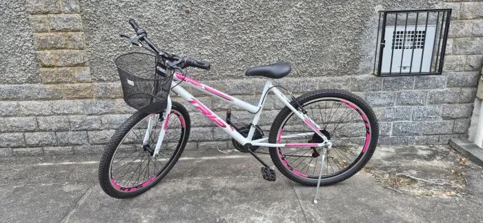 Bicicleta Aro 26 MTB 21 marchas Feminina Aro Aero e Cestão