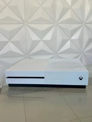 Xbox one S 800gb (sem controle)