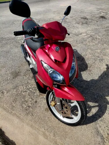 Moto super conservada, baixa KM, revisada, pneus novos e ABAIXO DA FIPE !