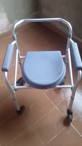 CADEIRA DE BANHO