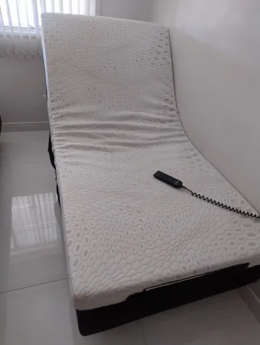 DUAS CAMAS COM BASE ELÉTRICA ARTICULADA