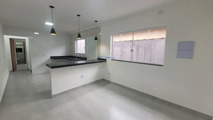 Tupi - Casa 2 dorms, 2 vagas, reformada c/ churrasqueira - 599 mil