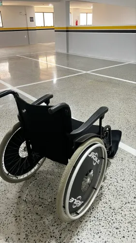 Cadeira de rodas Jaguaribe, alumínio dobrável 