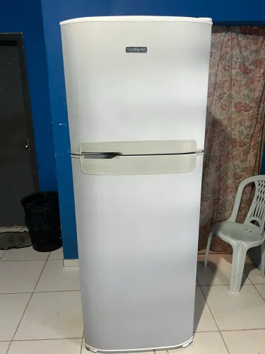 Vendo geladeira funcionando perfeitamente está envelopada