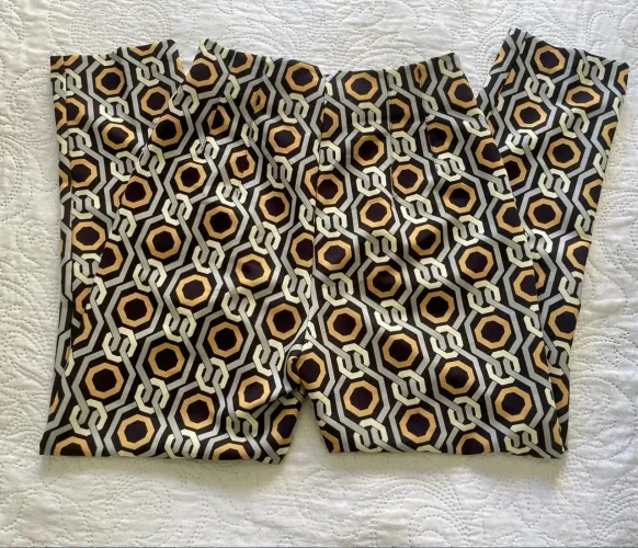 Lote de 3 peças de calça, de lã, Zara e calça de festa, tudo por R$ 100,00
