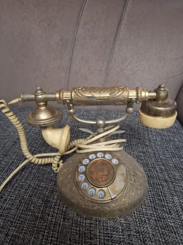 Telefone de Discar Antigo Dourado