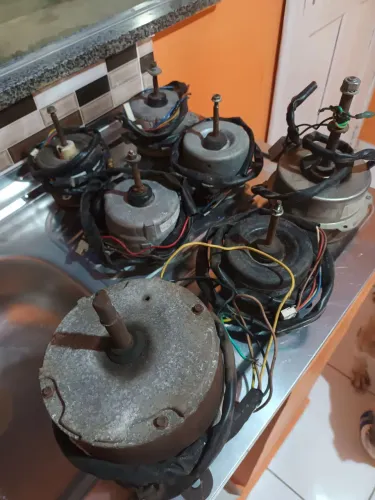 Motor ventilador das unidades condensadora.