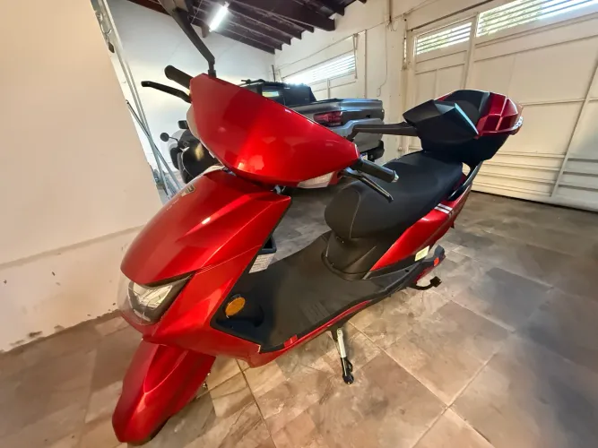 Moto elétrica Zuboo, apenas 2 mil km , bateria nova