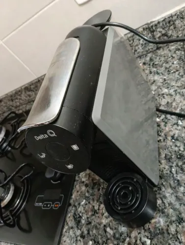 Cafeteira expresso Delta com cápsulas