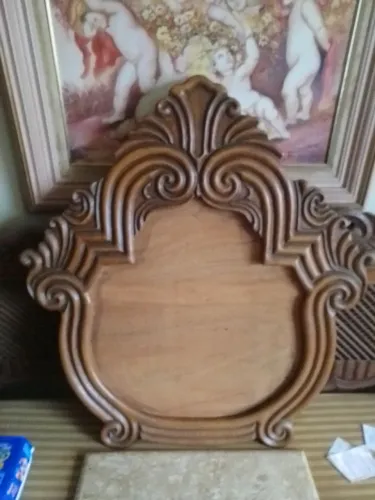 Moldura de espelho decorativa esculpida em madeira