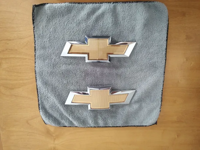 EMBLEMA ( GRAVATA CHEVROLET ) , ORINAL DA SPIN OU TRACKER  !!!!