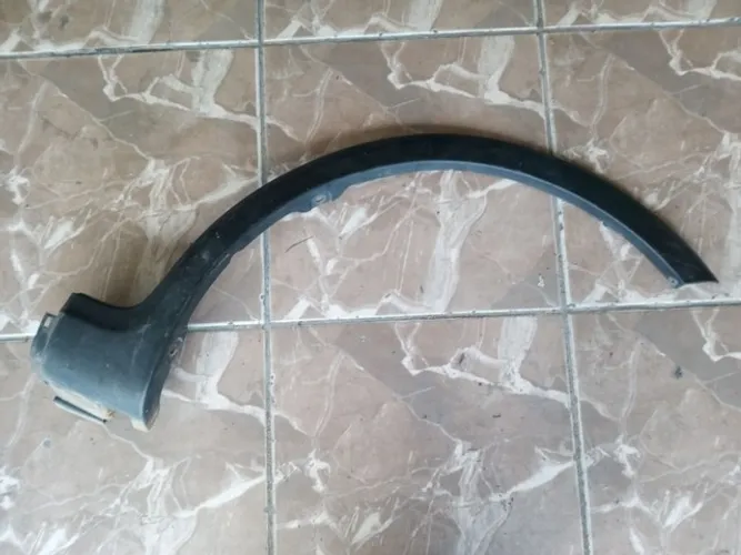 Moldura do paralama direito Suzuki Sx4