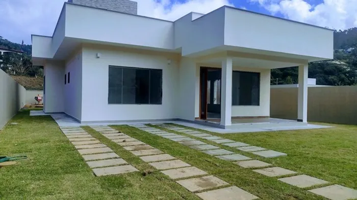 Marechal Floriano/ES casa com fino acabamento 