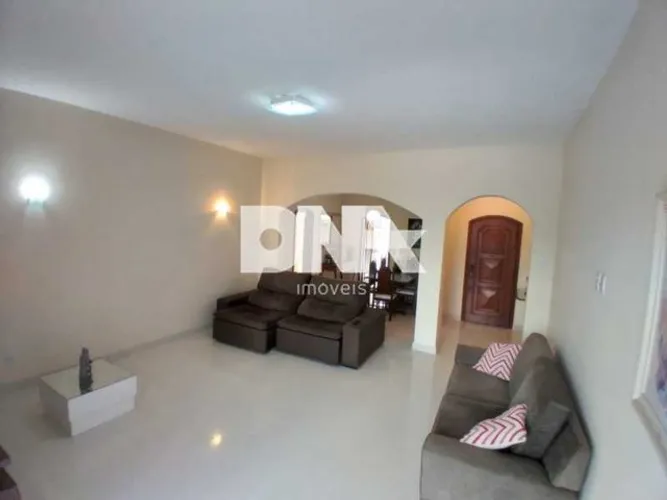 Apartamento - / Residencial / Copacabana