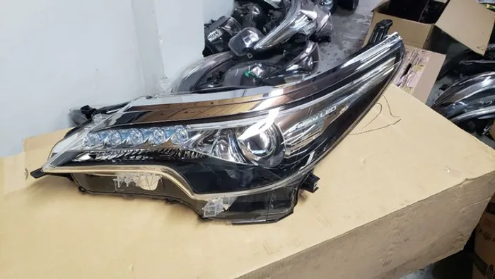 Farol Toyota Hiluz Sw4 2016/2020 Led Azul