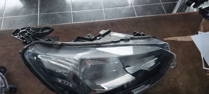 Farol peugeout 208 ano 2021 2022 2023