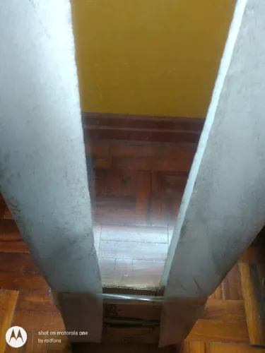 Divisória de vidro temperado com 2,70 m de comprimento