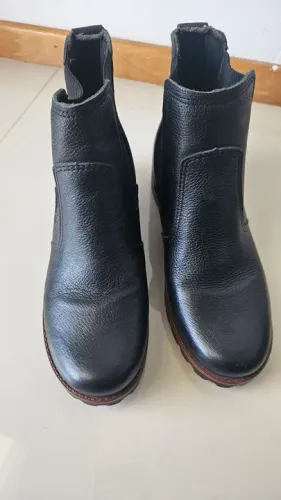 Bota Cano Baixo Em Couro