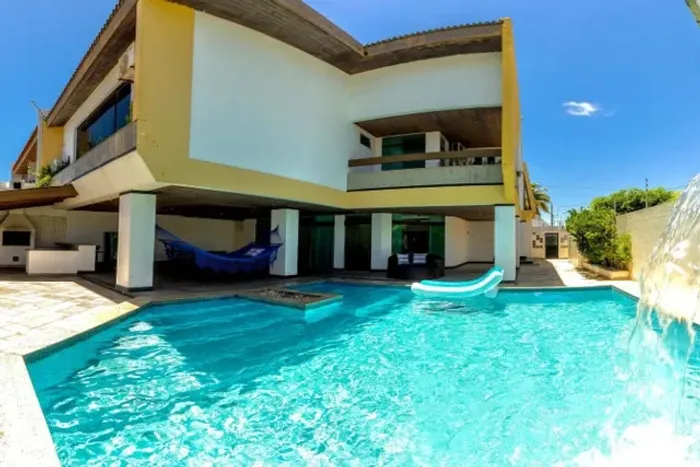 Mansão de luxo na Atalaia, 6 suites, piscina, casa duplex, 200 mts da praia