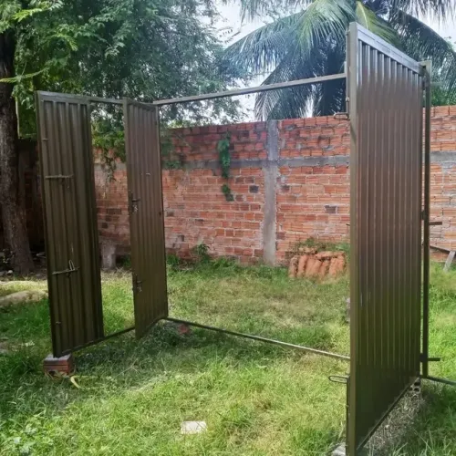 PORTÃO DE DUAS FOLHAS MATERIAL GALVANIZADO METALÚRGICA JG