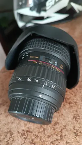 Lente Tokina 12/24 f4 para Nikon