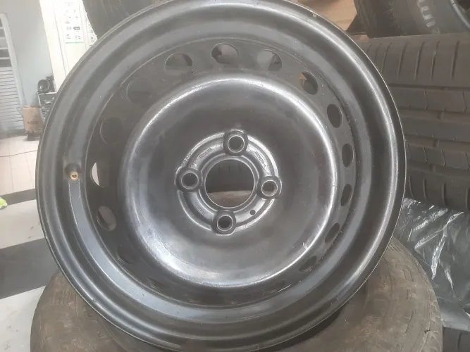 Roda de ferro aro 15 Hyundai Hb20 preta 4x100 original 