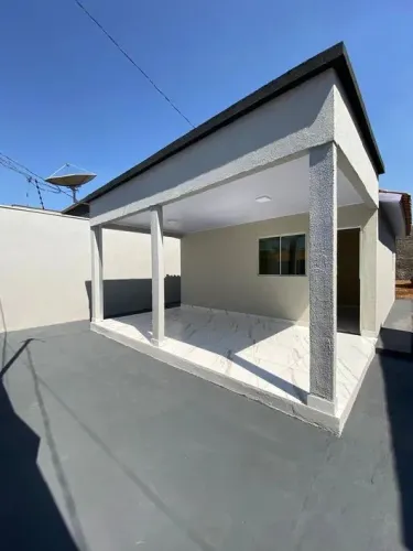 Casa à venda na ocidental em ótimas condições 