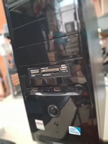 Gabinete de Computador Intel Pentium Usado