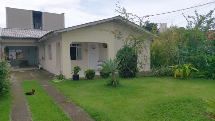Casa com 201m², com 3 quartos e área de churrasqueira à venda na Fazendo Santo Antônio em