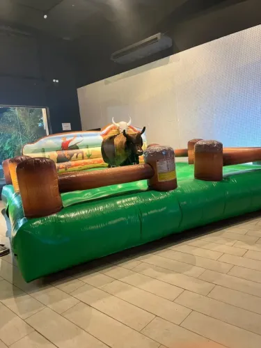 Touro Mecânico Futebol de Sabão 