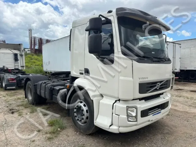 Volvo Vm 330 Ano 2013 4x2 Leito