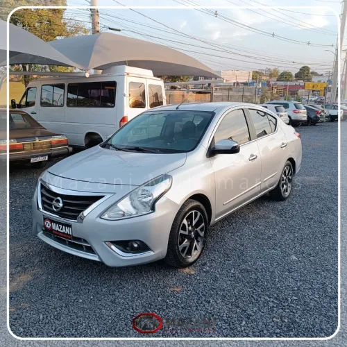 Nissan Versa SL 1.6 Flex automático 2017