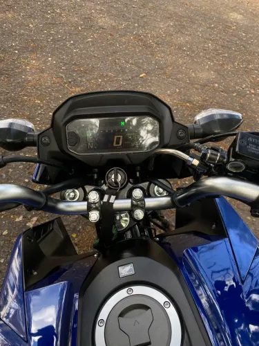 Somente vendo já tá emplacada e documento 2025 pago